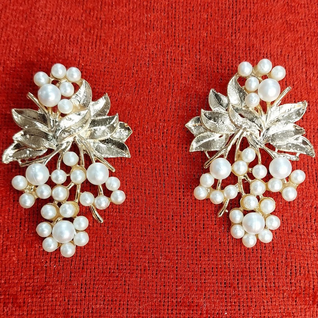 Pearl Floral Cocktail Earrings gaonkasaman
