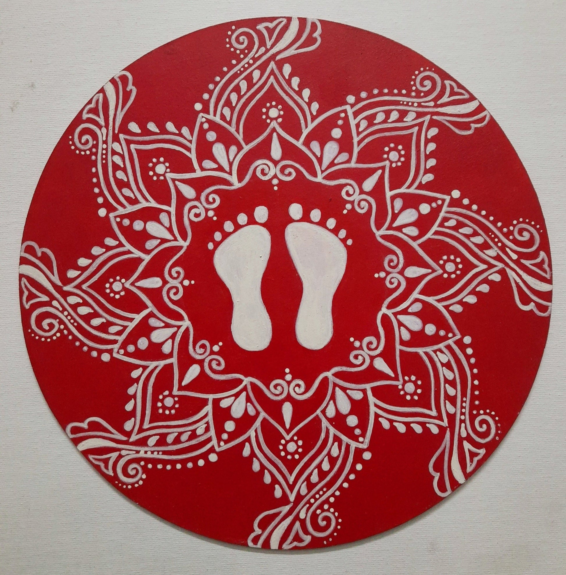 Wall plate on 10" round mdf board with traditional alpona design