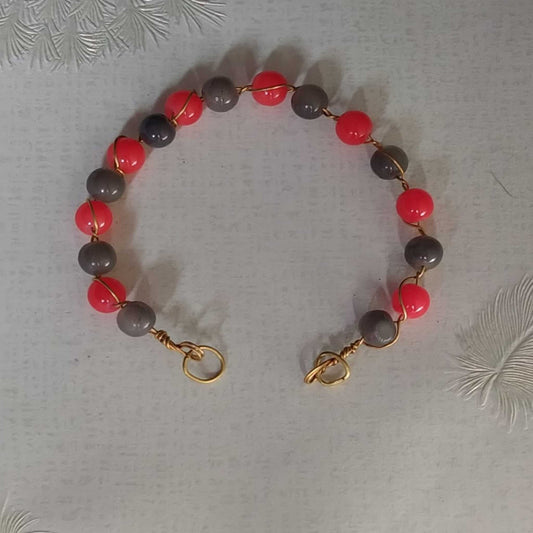 Beaded Golden Wired Black-Red Bracelet gaonkasaman