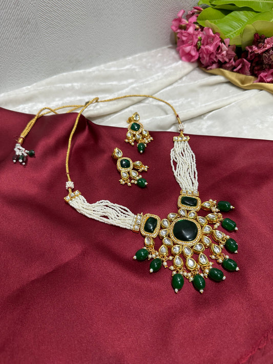 Small Pearl string and Kundan Pendant Necklace | Traditional jewelery | Kundan choker\Necklace\Choker set | For Women and Girls.