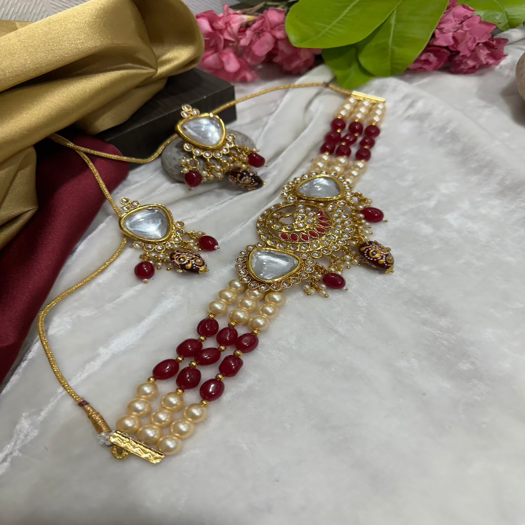 Round pendent Kundan jewelry Kundan Necklace | Traditional jewelery | Kundan choker\Necklace\Choker set | For Women and Girls.