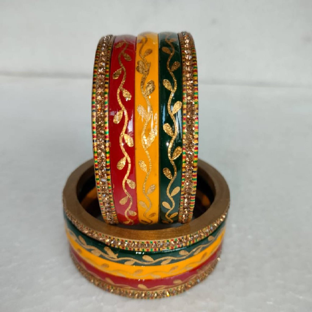 Traditional Golden vine Rajasthani Red Green Yellow Lakh/Lac Bangle/Kadda/Chura Set For Women And Girls. gaonkasaman